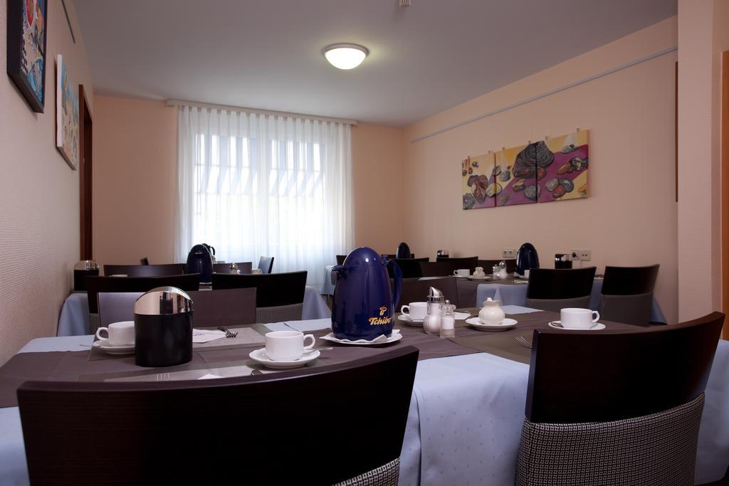Akzent Hotel Torgauer Hof Sindelfingen Bagian luar foto