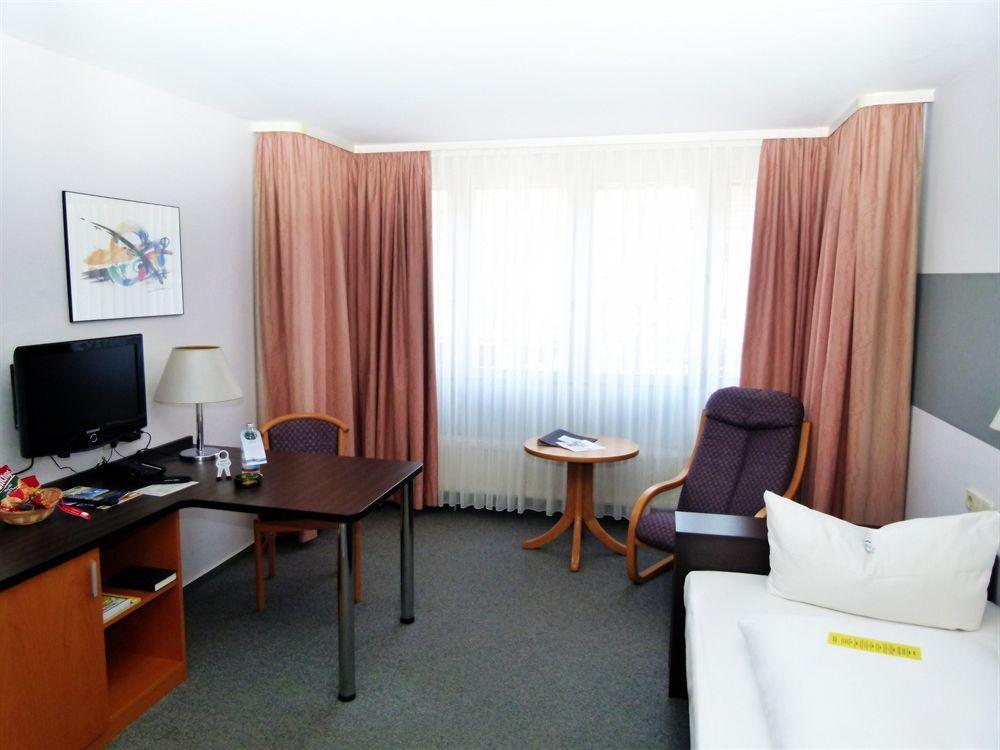 Akzent Hotel Torgauer Hof Sindelfingen Bagian luar foto