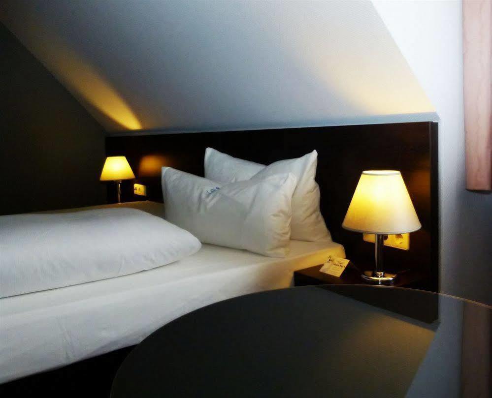 Akzent Hotel Torgauer Hof Sindelfingen Bagian luar foto